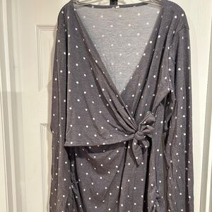 VGUC Polka Dot Maternity & Nursing Top (XL)